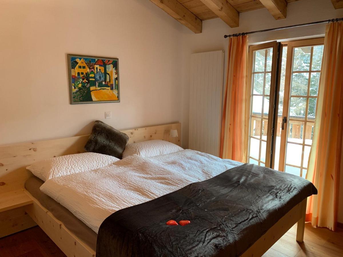 Hotel Chasa Al Battaporta à Tschierv Extérieur photo